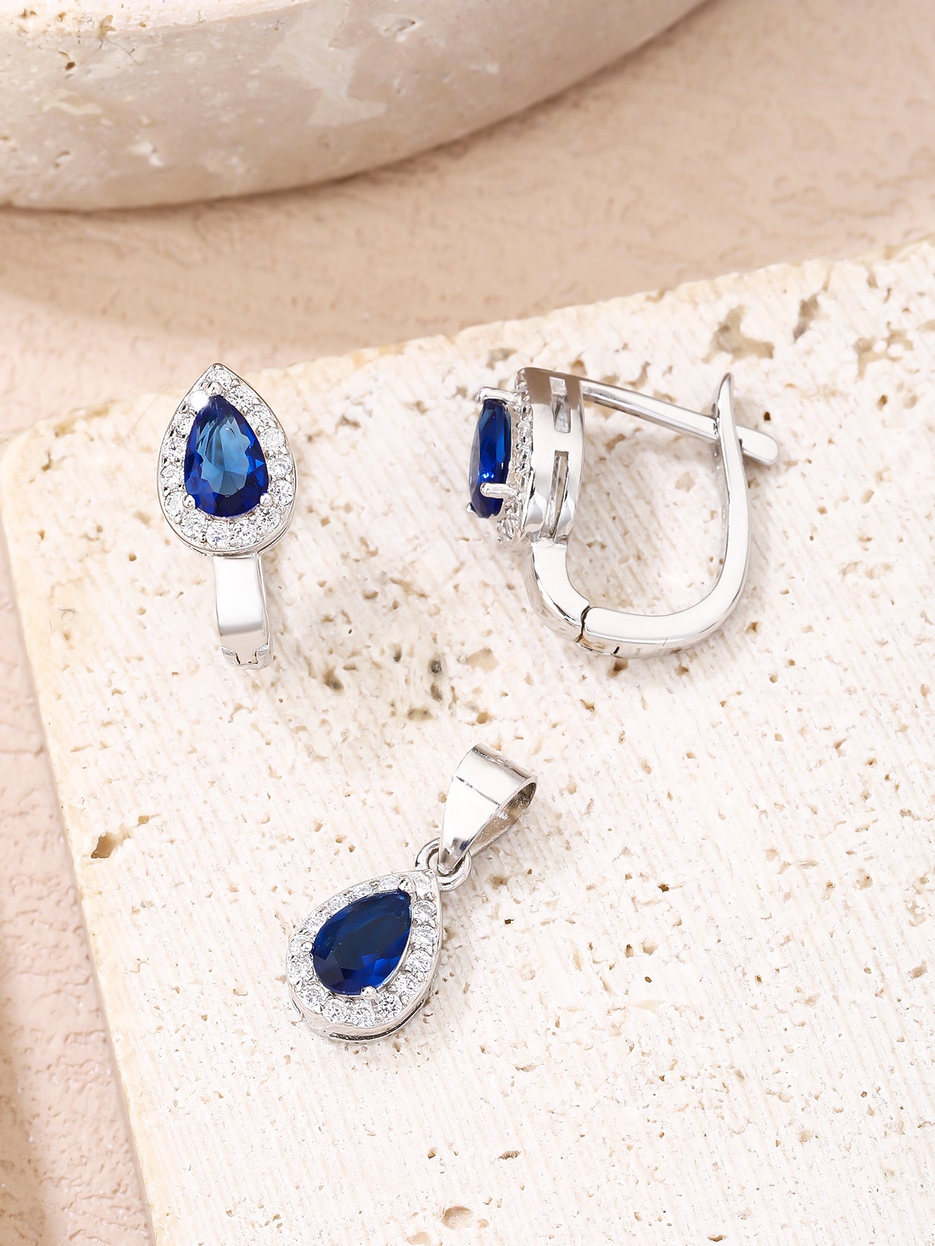 Drop shaped royal blue stone set with white cubic zirconia stones (without chain) in hallmarked, rhodium-plated 925 sterling silver – component view – DRESCHER Jewellery®