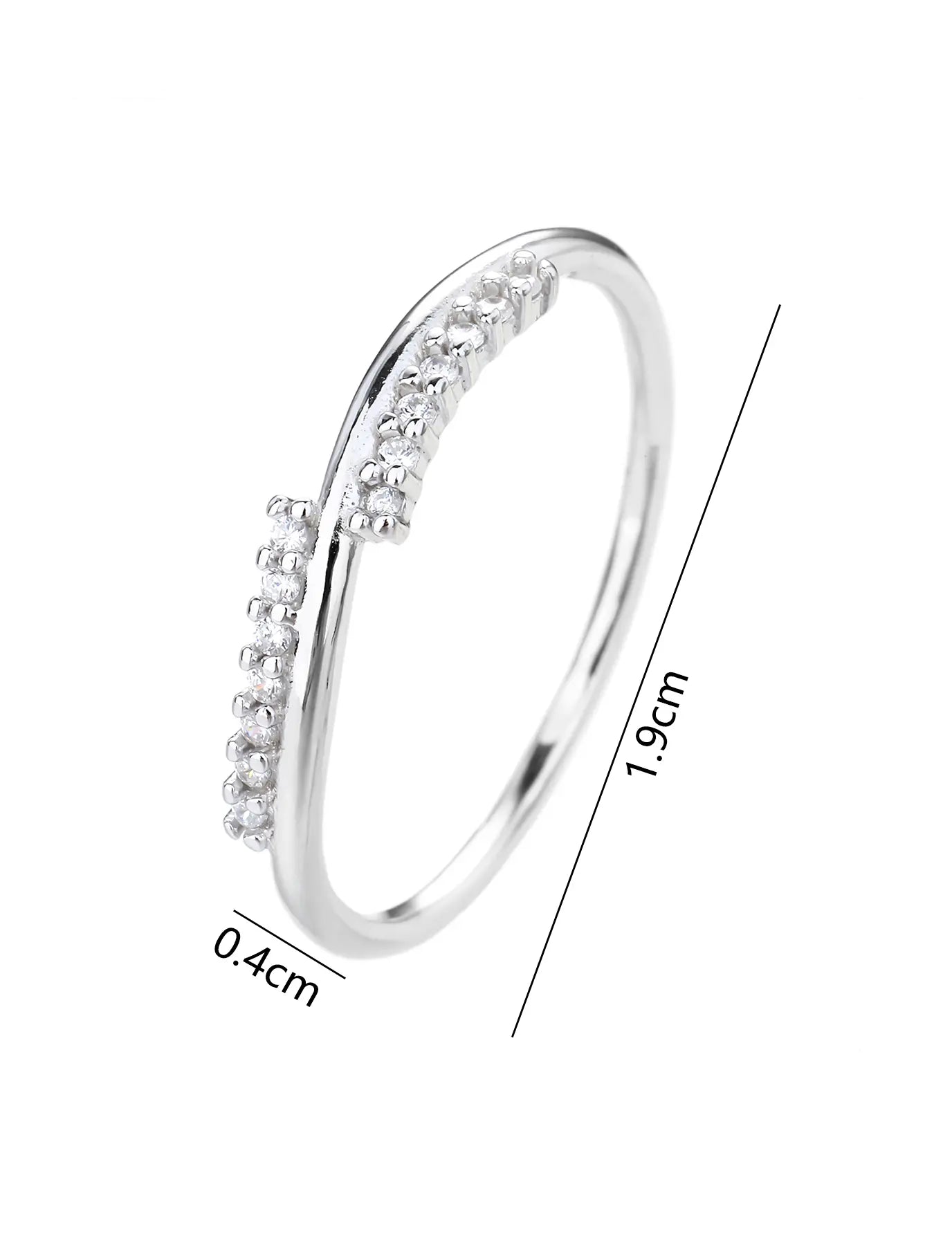 Silver ring with curved lines and zirconia decoration