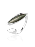 Silver ring with green iridescent decoration