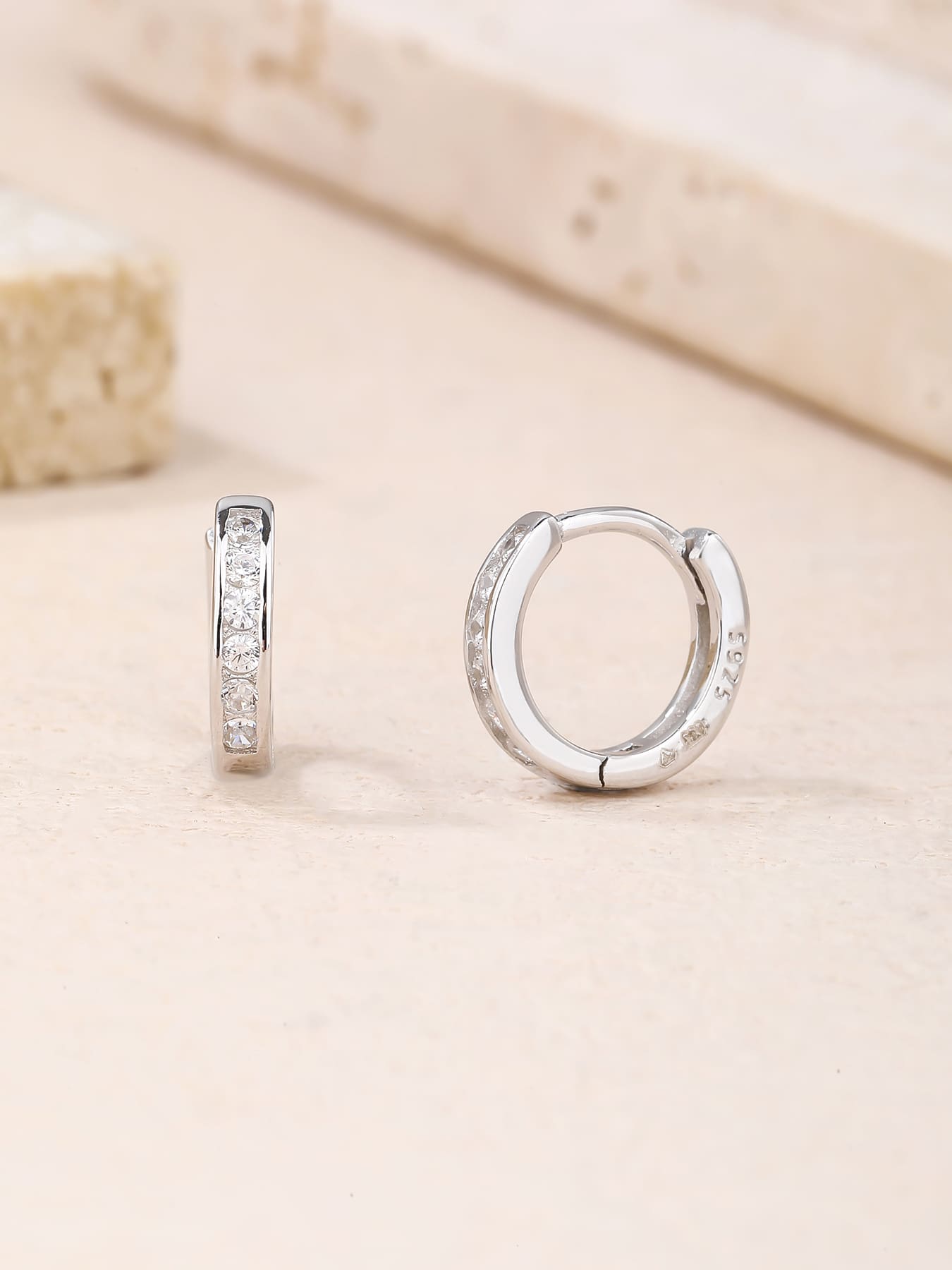 hoop earrings with white cubic zirconia stones in hallmarked, rhodium-plated 925 sterling silver – dimensions view – DRESCHER Jewellery®