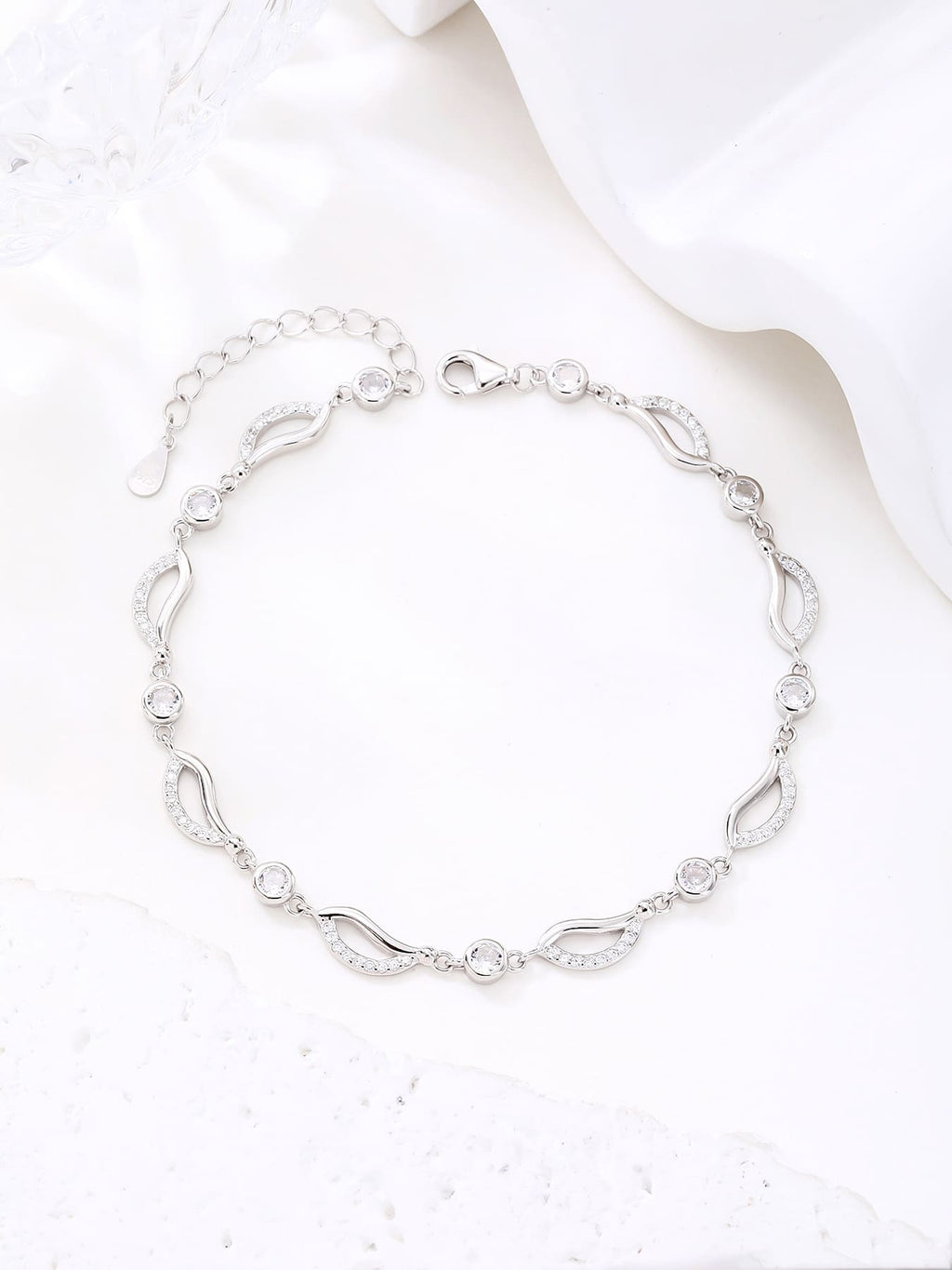 bracelet with wave shaped zirconia decoration in hallmarked, rhodium-plated 925 sterling silver – dimensions view – DRESCHER Jewellery®