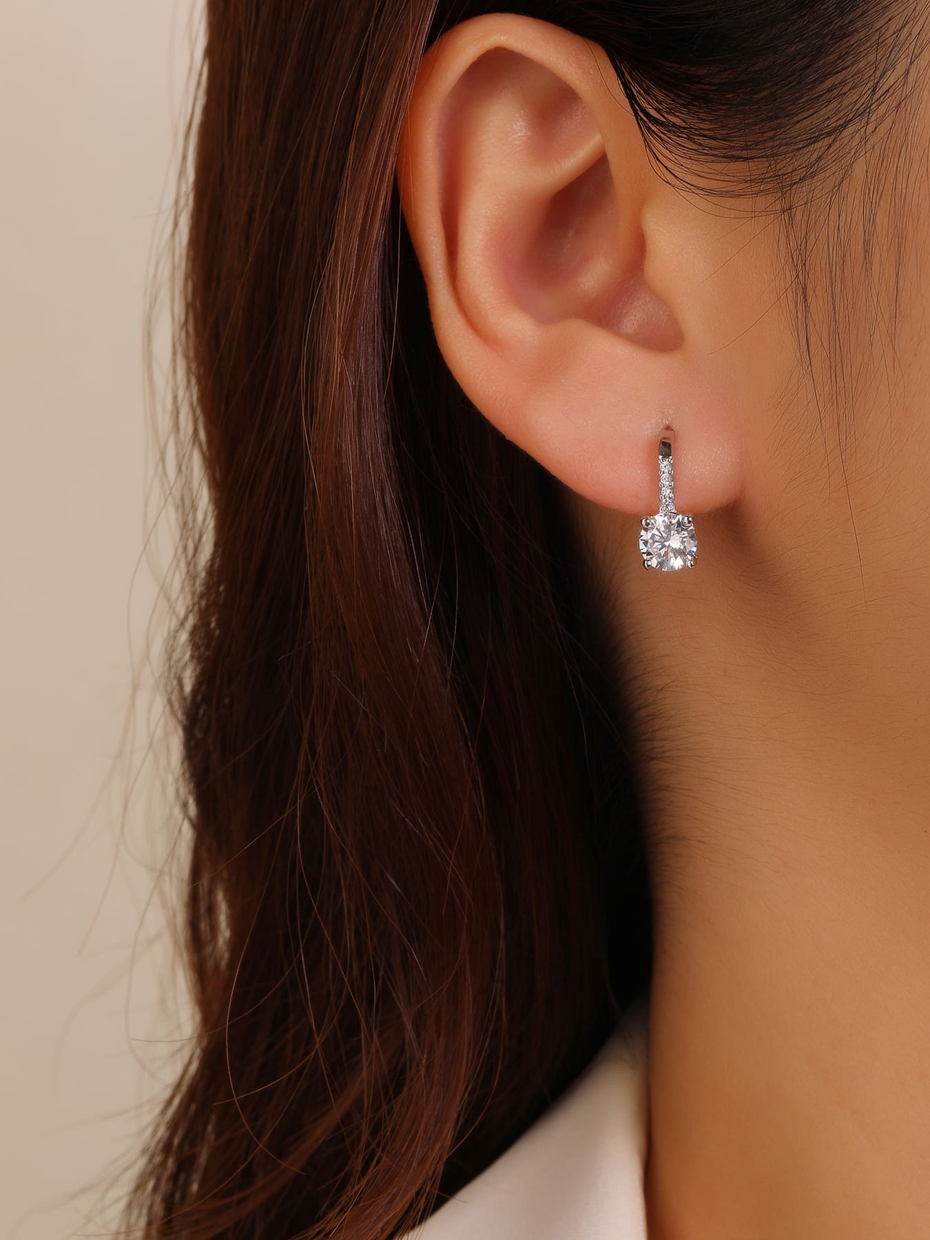 round cubic zirconia stone earrings with patent closure in hallmarked, rhodium-plated 925 sterling silver – dimensions view – DRESCHER Jewellery®