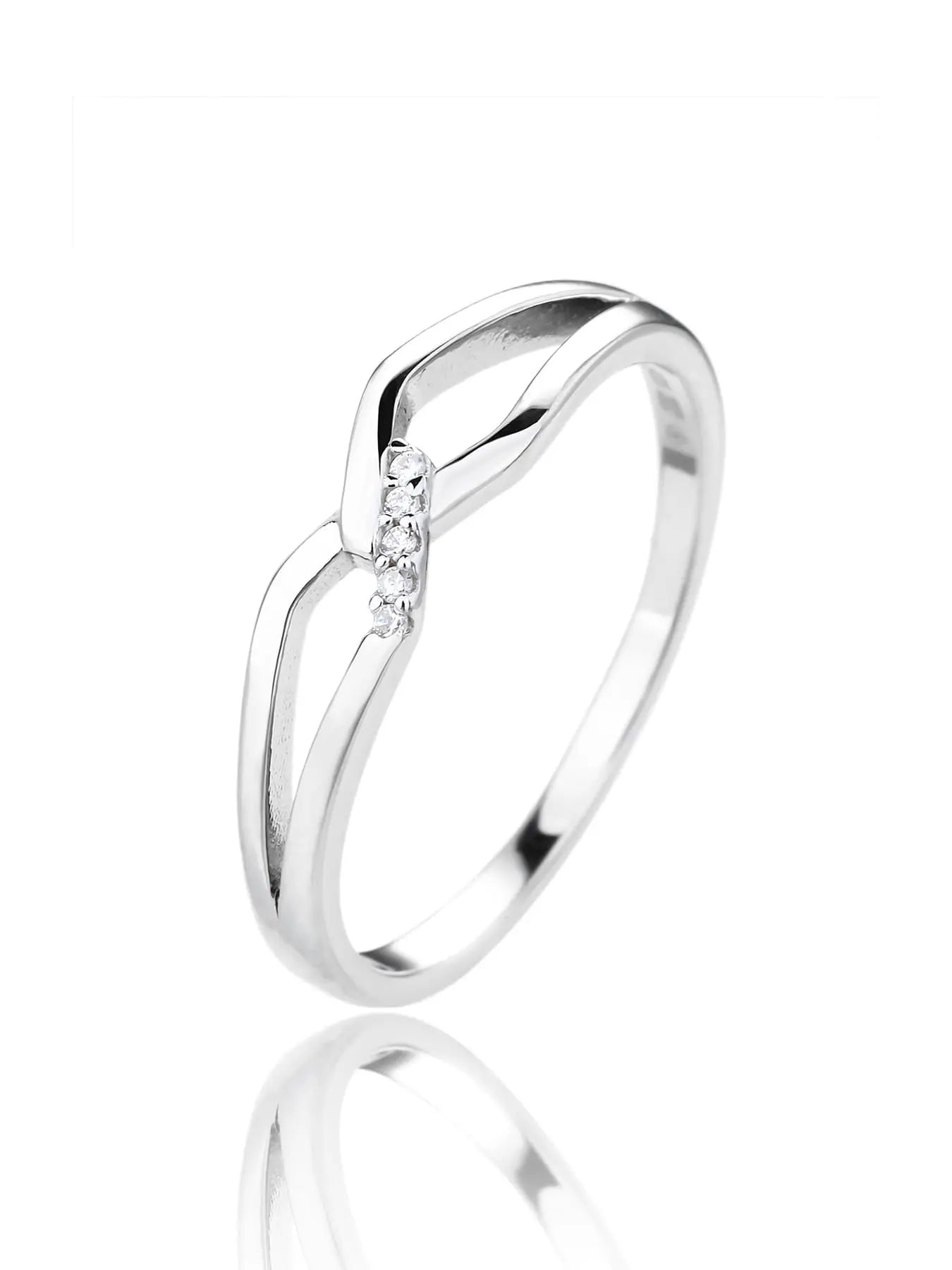 Silver clear ring with fine zirconia decoration