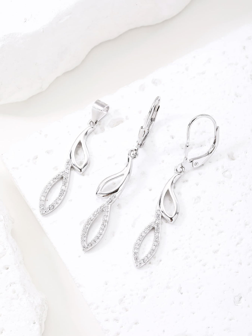white stone design set with patent lock in hallmarked, rhodium-plated 925 sterling silver – dimensions view – DRESCHER Jewellery®