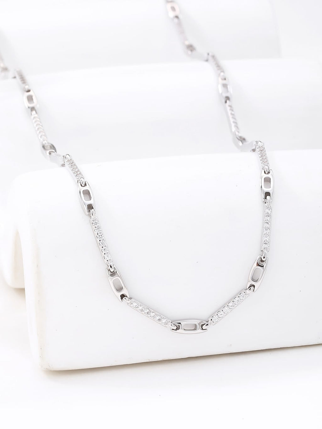 necklace with zirconia decoration in hallmarked, rhodium-plated 925 sterling silver – detail view – DRESCHER Jewellery®