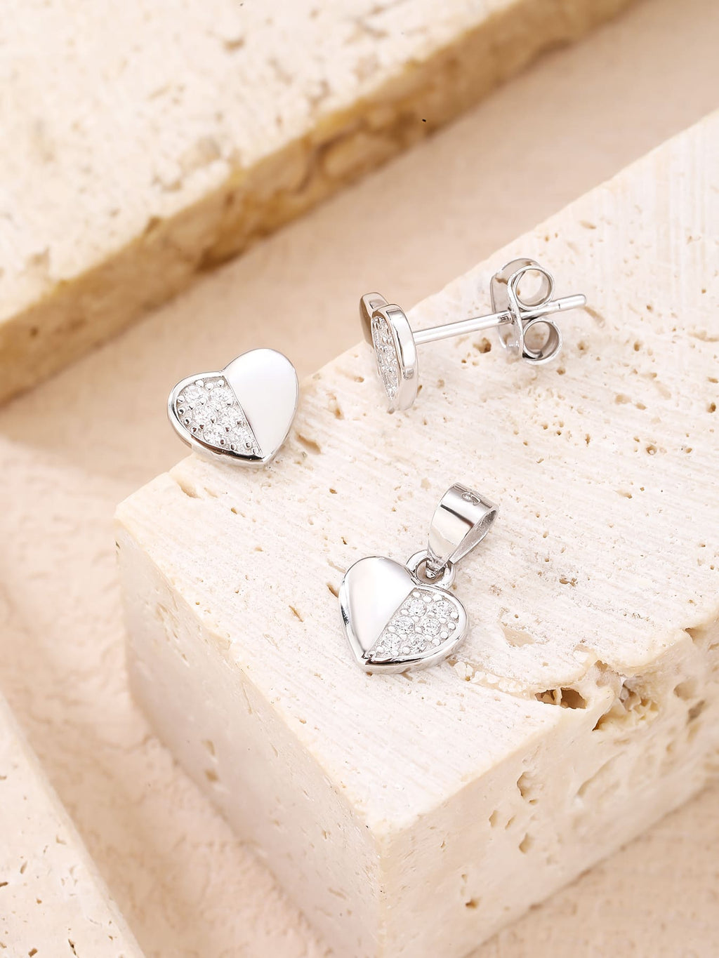 heart set with white stones in hallmarked, rhodium-plated 925 sterling silver – display view – DRESCHER Jewellery®