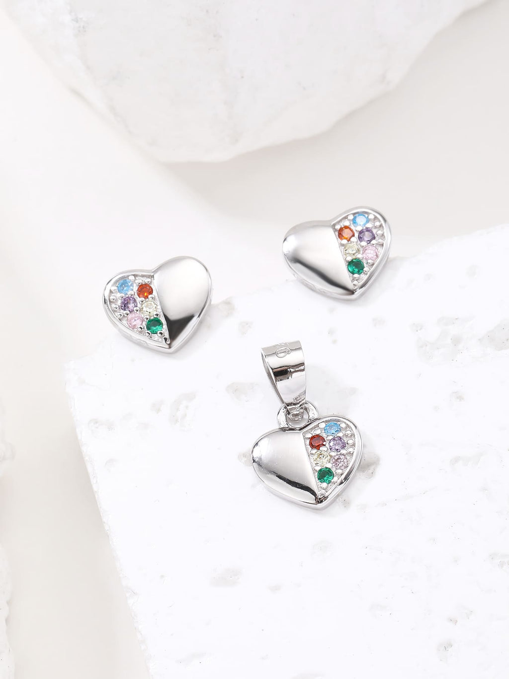heart set with coloured stones in hallmarked, rhodium-plated 925 sterling silver – lifestyle view – DRESCHER Jewellery®