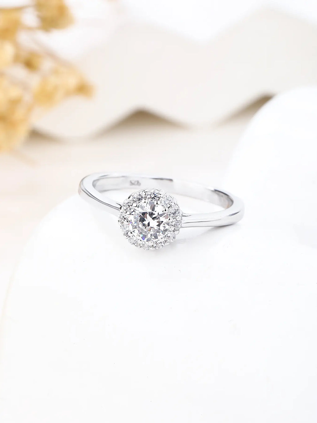 White cubic zirconia stones silver ring with rhodium plated multi-stone solitaire style
