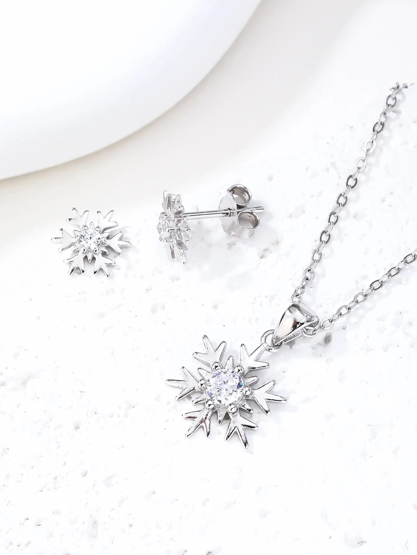 Snowflake jeweled AG 925 silver, rhodium plated (without chain)