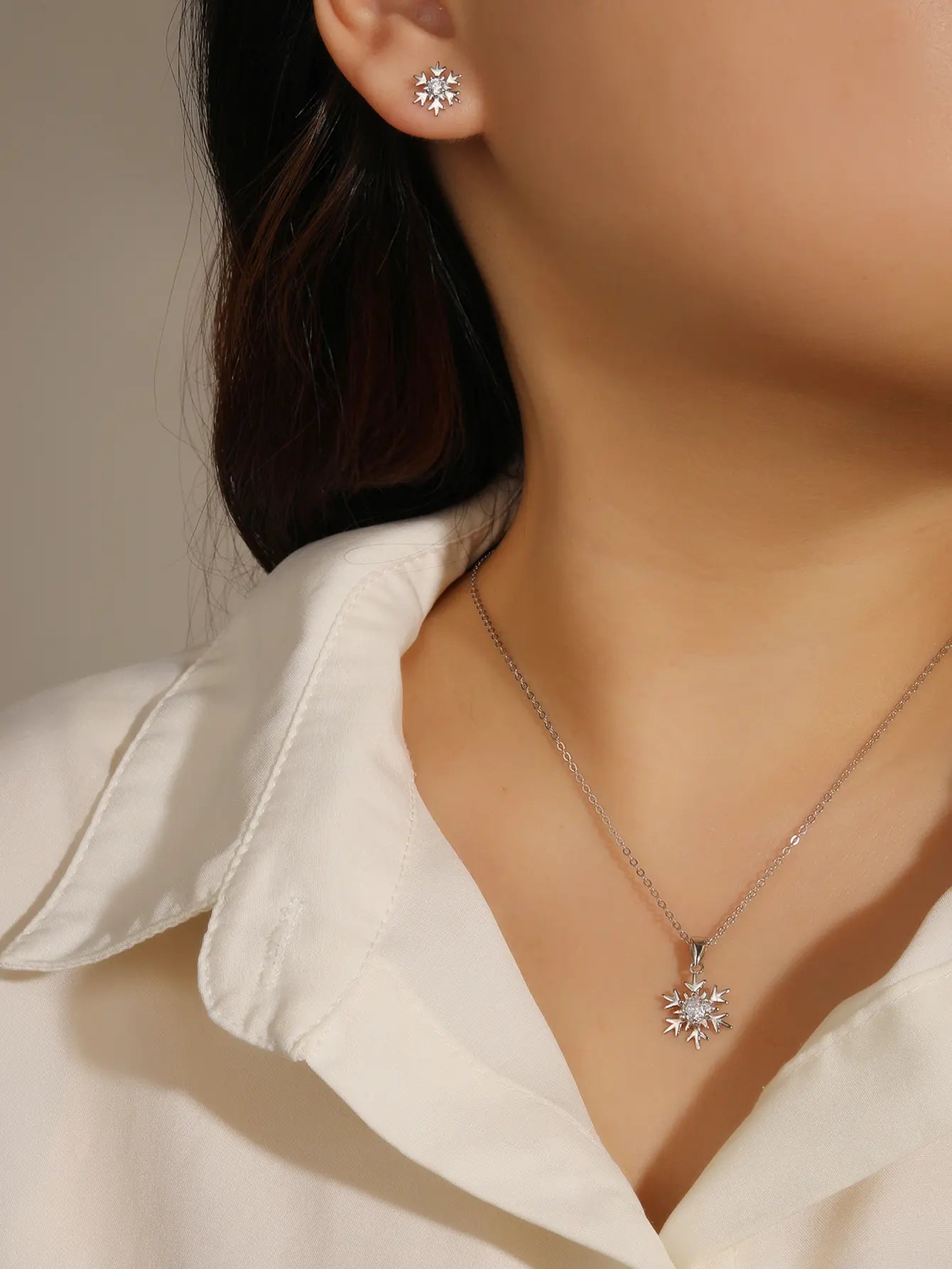 Snowflake jeweled AG 925 silver, rhodium plated (without chain)