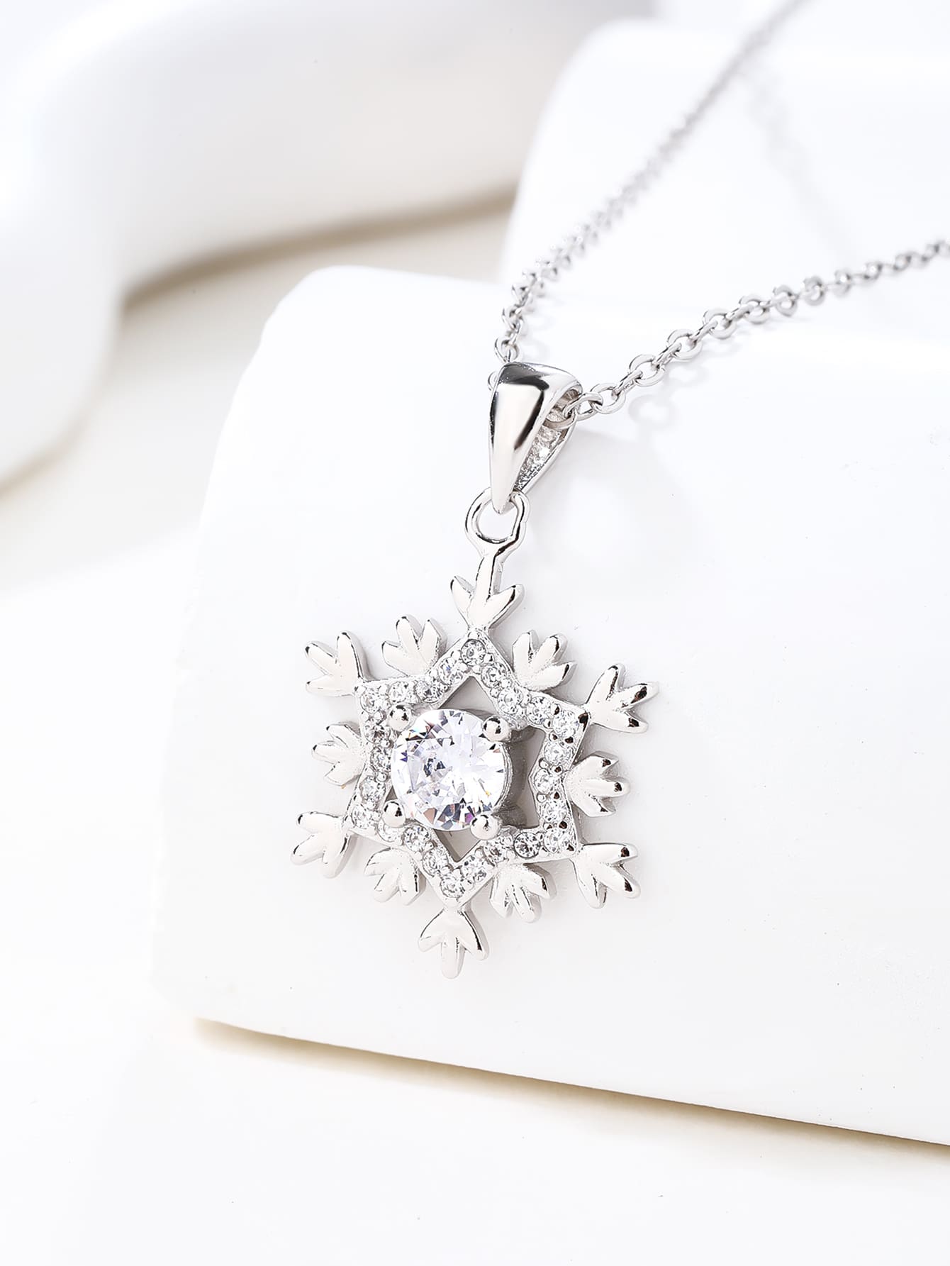 Snowflake pendant - AG 925 (without chain) in hallmarked, rhodium-plated 925 sterling silver – displayed on chain – DRESCHER Jewellery®