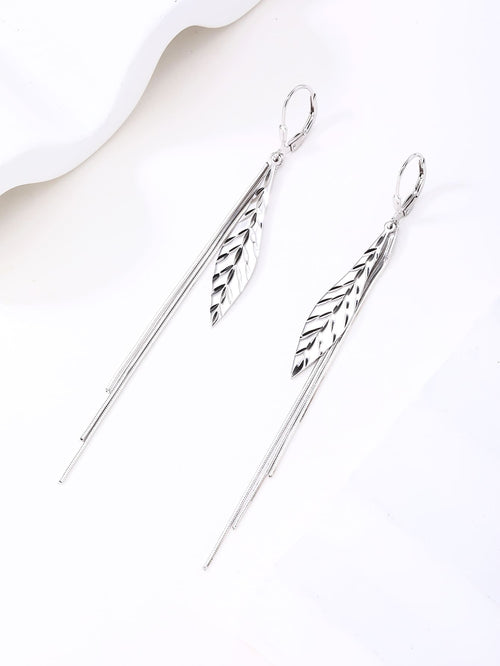 leaf-pattern dangle earrings in hallmarked, rhodium-plated 925 sterling silver – display view – DRESCHER Jewellery®