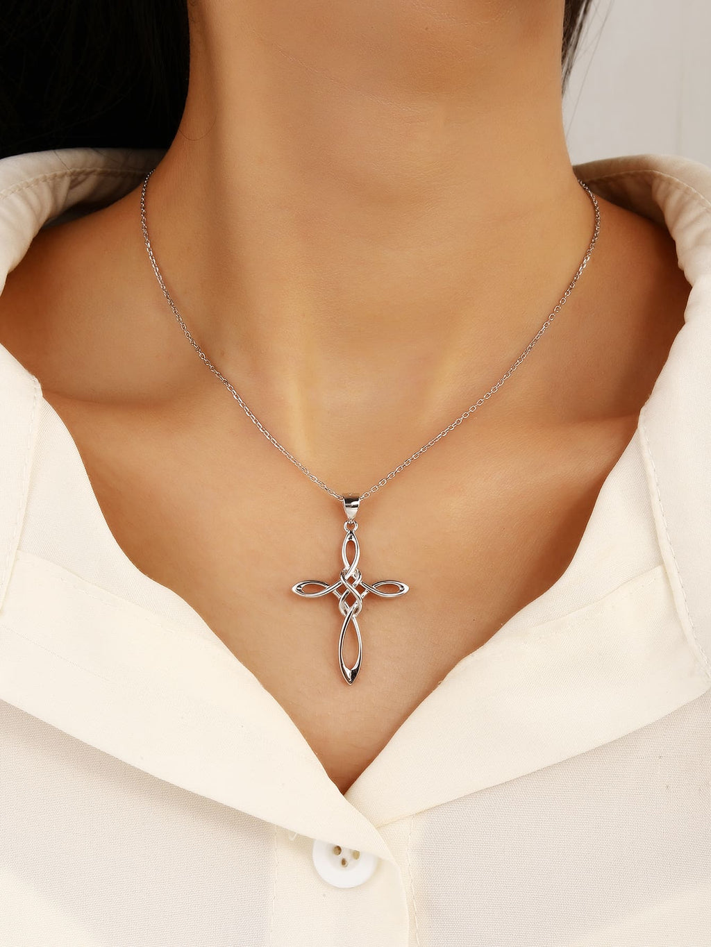 Celtic cross pendant in hallmarked, rhodium-plated 925 sterling silver – dimensions view – DRESCHER Jewellery®