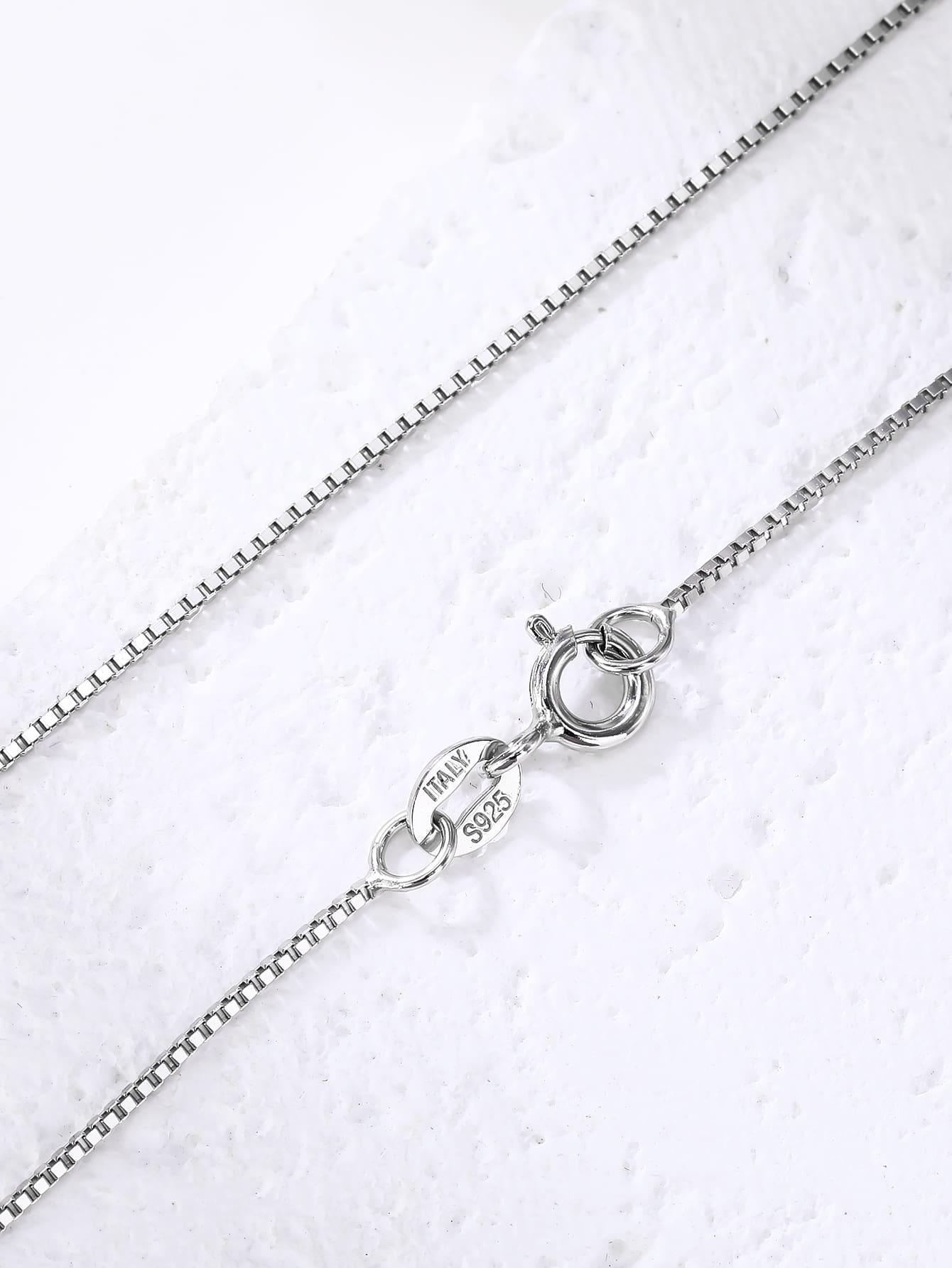 Thin cubic silver necklace (45 cm) in hallmarked, rhodium-plated 925 sterling silver – display view – DRESCHER Jewellery®
