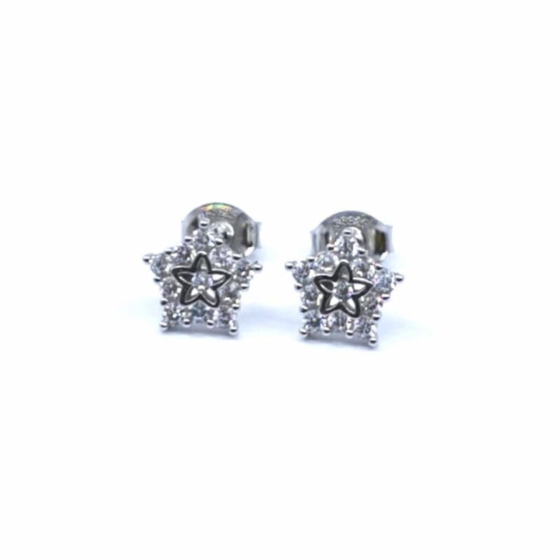 White stone silver star earrings in hallmarked, rhodium-plated 925 sterling silver – detail view – DRESCHER Jewellery®