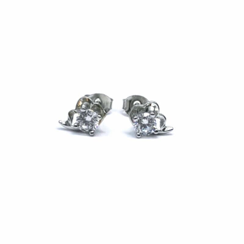 White stone silver half flower earrings in hallmarked, rhodium-plated 925 sterling silver – detail view – DRESCHER Jewellery®