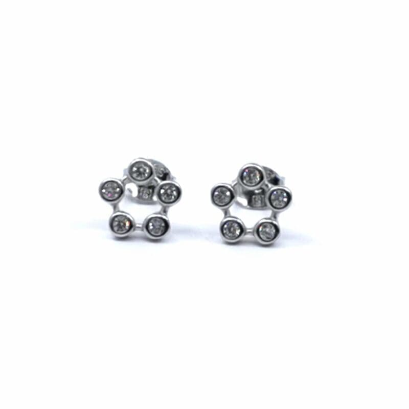 White stone silver round earrings in hallmarked, rhodium-plated 925 sterling silver – detail view – DRESCHER Jewellery®