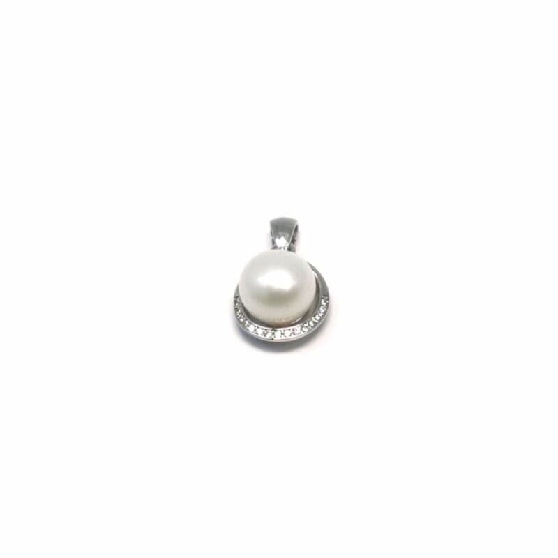 White stone pearl silver pendant, with silver components crafted from hallmarked, rhodium-plated 925 sterling silver – alternate front view – DRESCHER Jewellery®