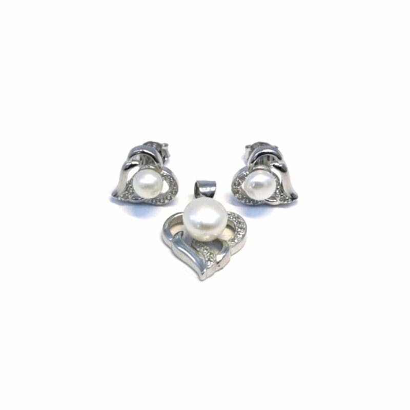 White stone pearl silver heart earrings with pendant, with silver components crafted from hallmarked, rhodium-plated 925 sterling silver – alternate front view – DRESCHER Jewellery®