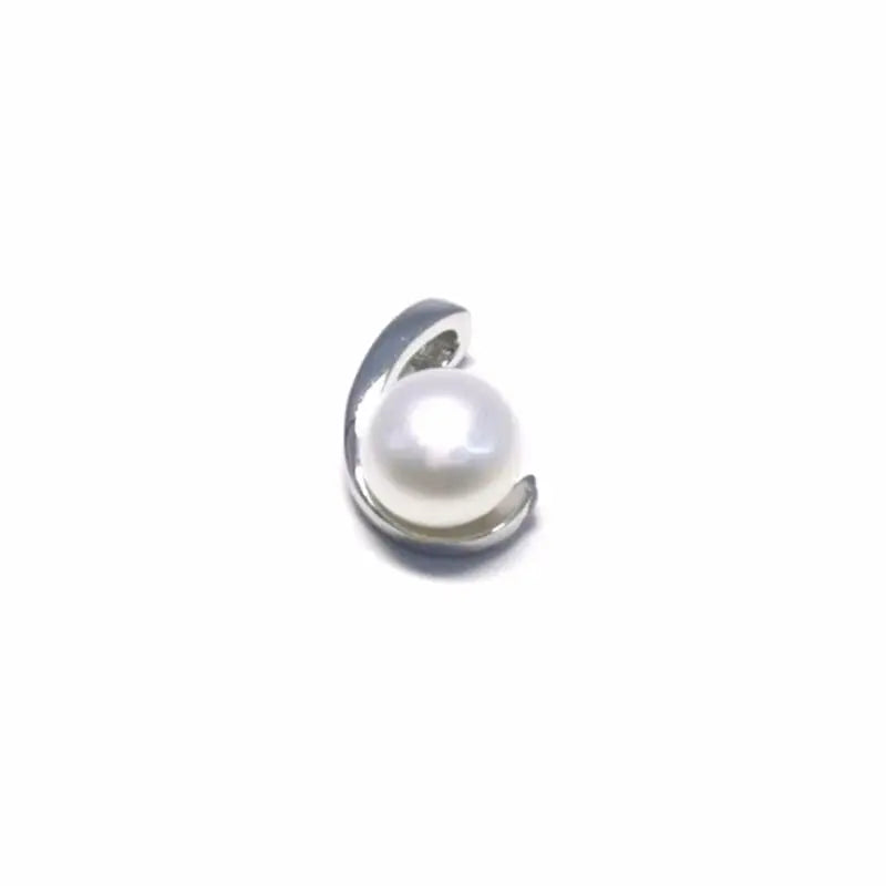 Curved silver pearl pendant, with silver components crafted from hallmarked, rhodium-plated 925 sterling silver – front set view – DRESCHER Jewellery®
