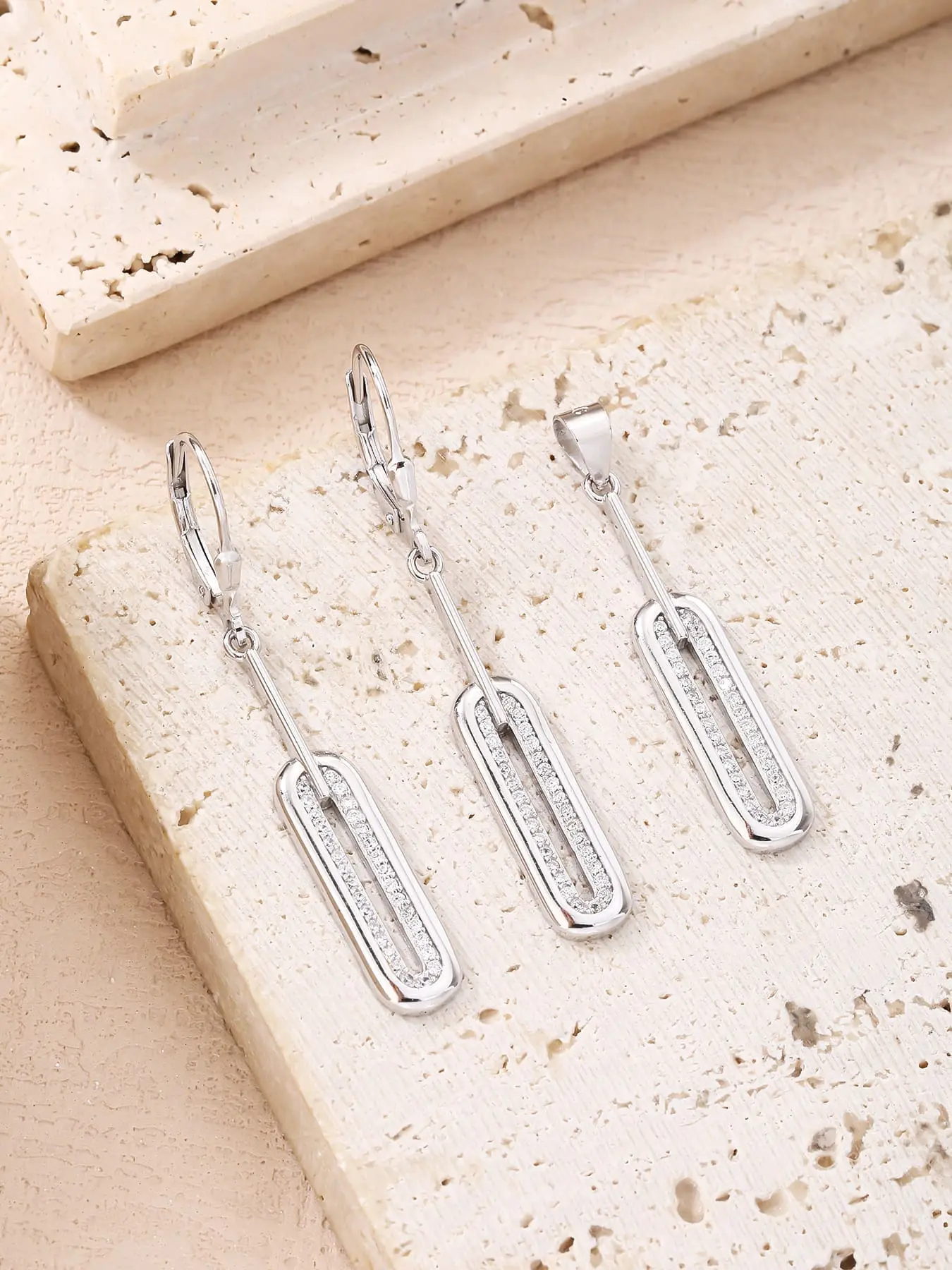 Ezüst téglalap alakú fehér köves ékszerszett_5