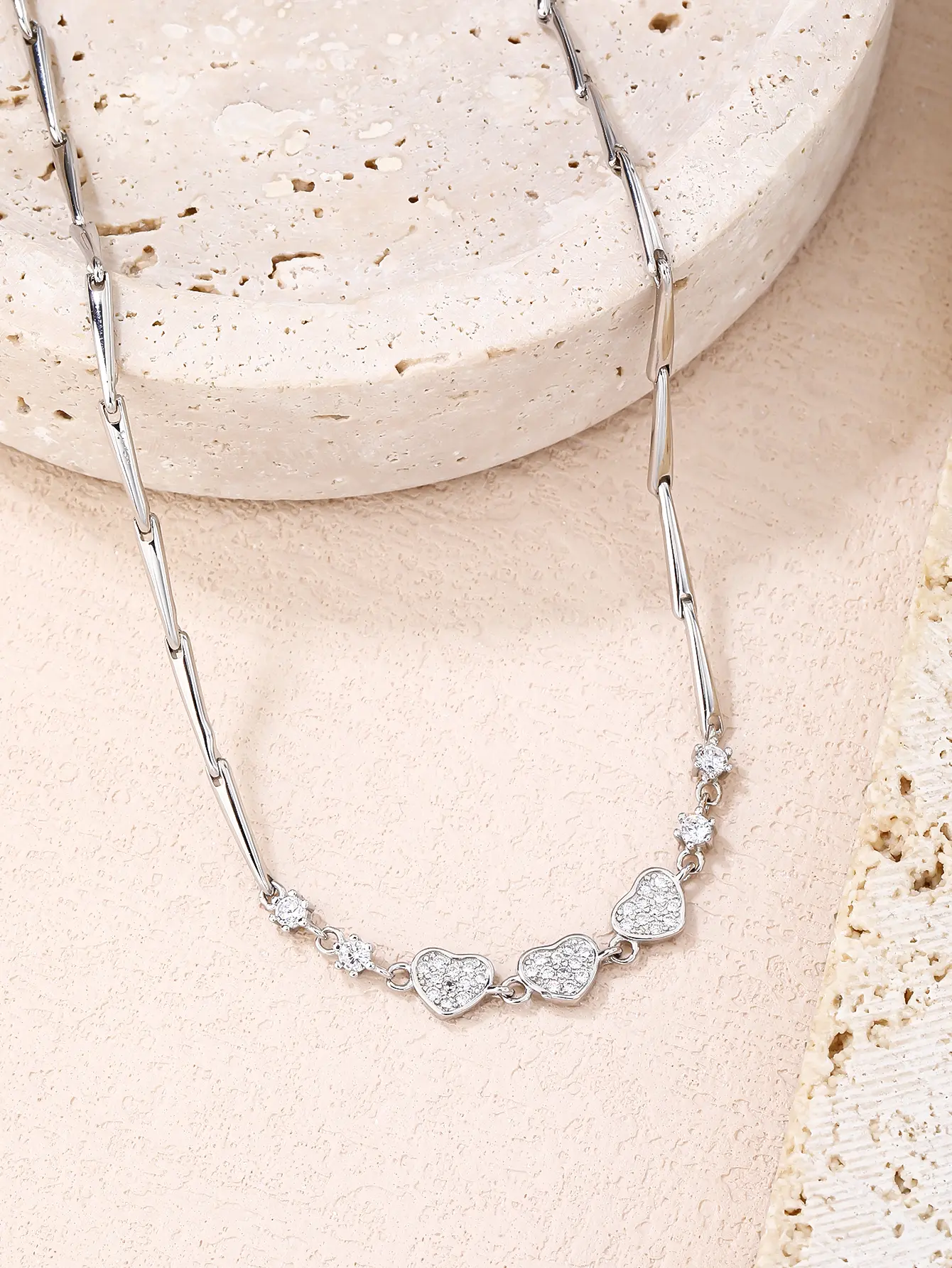 Szív motívumos cirkónia köves nyaklánc – 43,5+4 cm,_2
